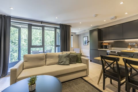 Riverside Retreat Apartment in England