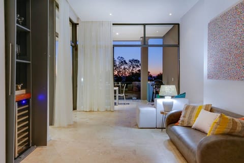 Atlantic Blue Apartment in Camps Bay