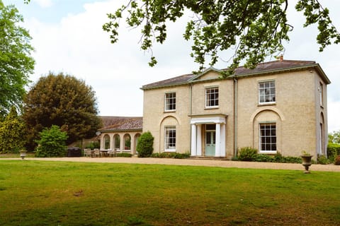 One with the Blooms Apartment in Broadland District