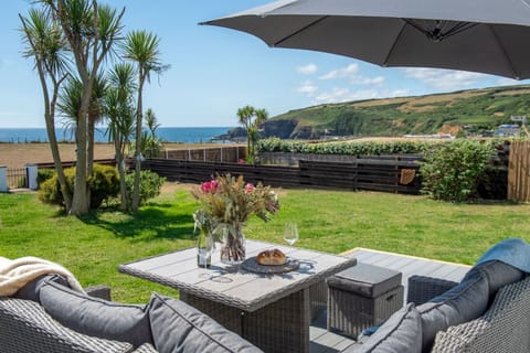 Beachside Beauty  Apartment in England