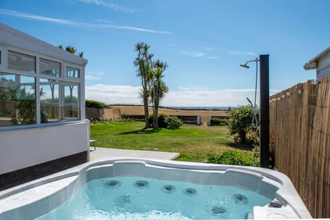 Beachside Beauty  Apartment in England