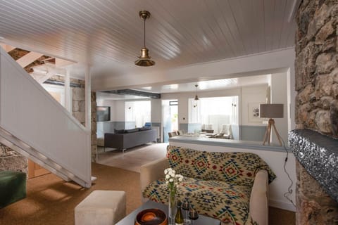 Rock Form Apartment in Saint Ives