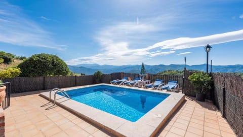 Mountain Sunbeams Apartment in Costa del Sol