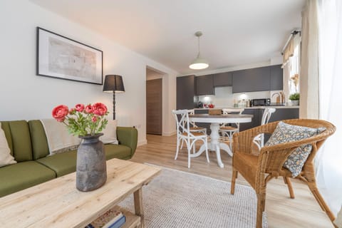 Across the Ponds Apartment in Stroud