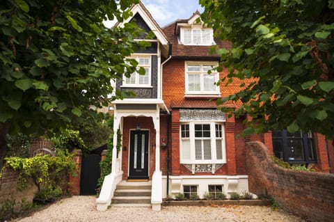 A Victorian Gem Apartment in Henley-on-Thames