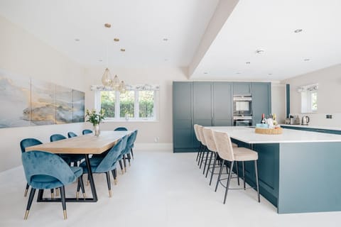 Sparkling Elderflower Apartment in Poole