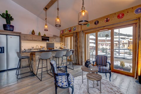 The Village Art Gallery Apartment in Notre-Dame-de-Bellecombe