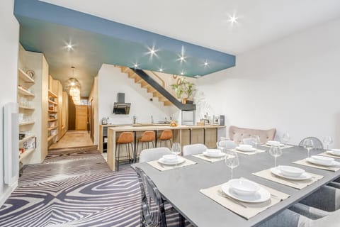 Woodside Townhouse Apartment in Auvergne-Rhône-Alpes