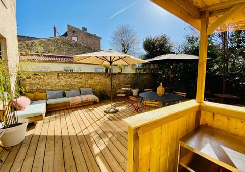 Woodside Townhouse Apartment in Auvergne-Rhône-Alpes