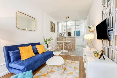 In Four Colours Apartment in Centre-Val de Loire