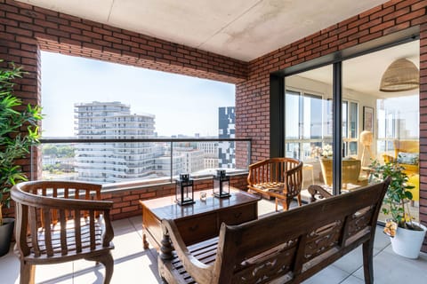 French Manhattan Apartment in Nantes