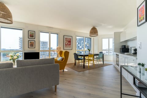 French Manhattan Apartment in Nantes