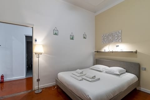 Copper Cool Apartment in Marseille