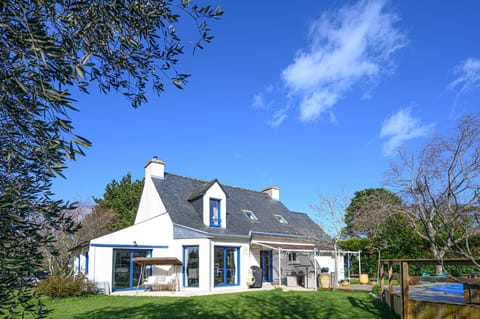 Breton Bliss Apartment in Locmariaquer