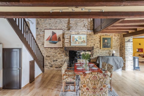 On the Half Shell Apartment in Cancale