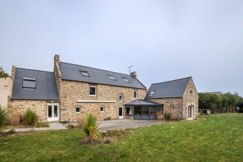 On the Half Shell Apartment in Cancale