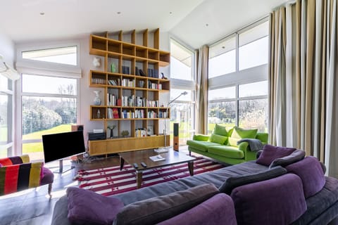 Behind the Glass Apartment in Finistere