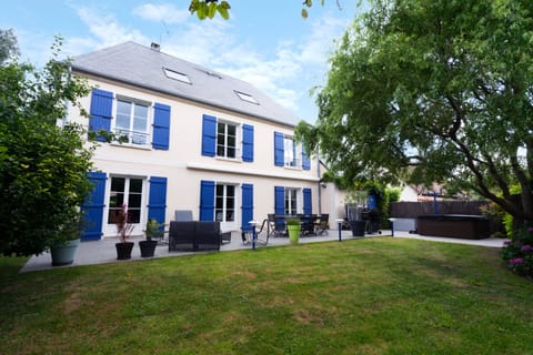 Rocksalt & Blue Apartment in Normandy