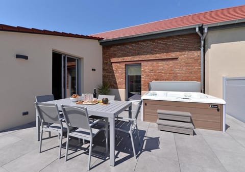 Follow the Red Brick Wall Apartment in Baden-Württemberg