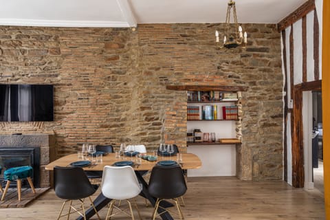 Ochre Opulence Apartment in Rennes