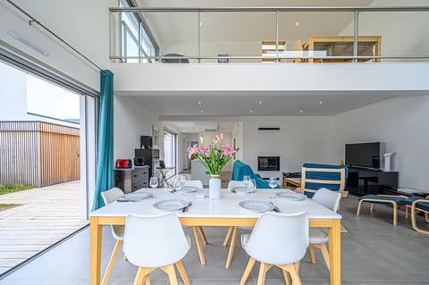 Garden's Light Apartment in Arradon