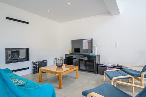 Garden's Light Apartment in Arradon