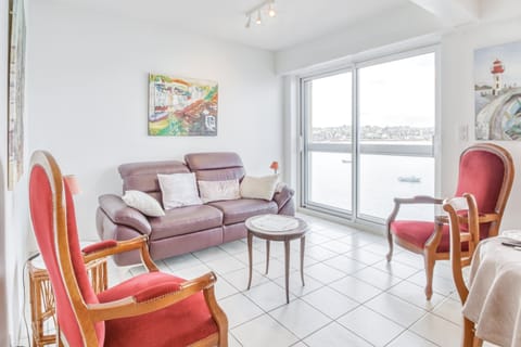 Harbour & Tide Apartment in Brittany