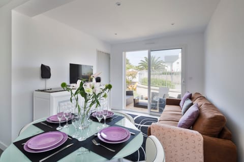 Saint-Lunaire Atelier Apartment in Brittany