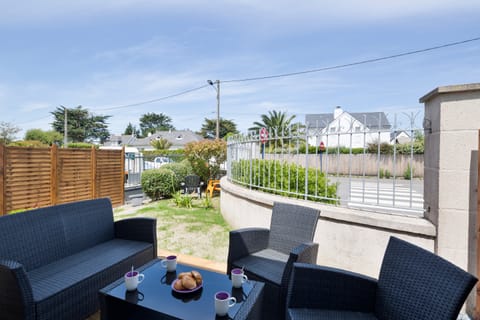 Saint-Lunaire Atelier Apartment in Brittany
