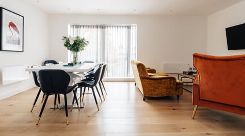 Velvet & Velour Apartment in Bath