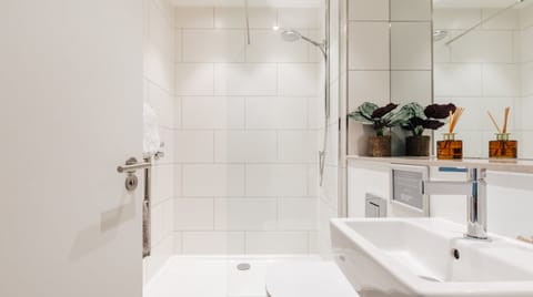 Velvet & Velour Apartment in Bath