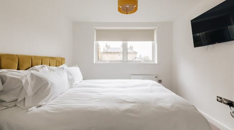 A Modern Retelling Apartment in Bath