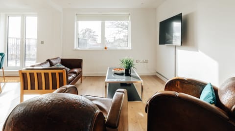 Roses in Bloom Apartment in Bath