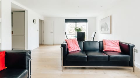 Satin Clouds Apartment in Bath