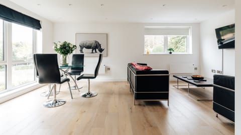 Satin Clouds Apartment in Bath