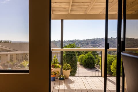 Avocado Groves Apartment in Fallbrook