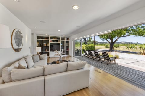 Climb the Vine Apartment in Healdsburg