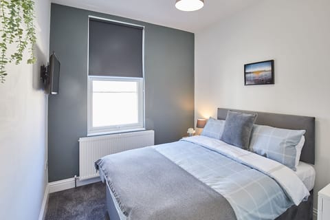 Something New, Something Blue Apartment in England