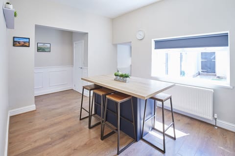 Something New, Something Blue Apartment in England