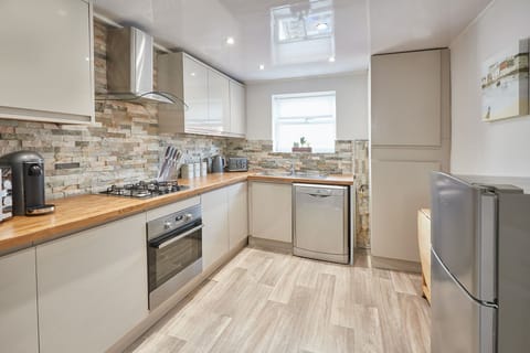 Yorkshire Tea by the Sea Apartment in Saltburn