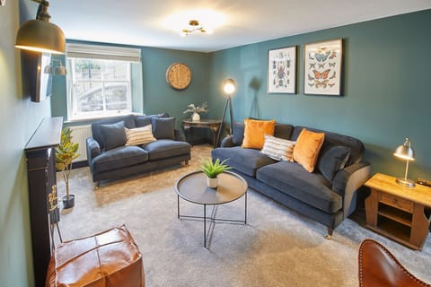 Olde Stone Apartment in England