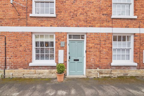 Moors of Peace Apartment in England