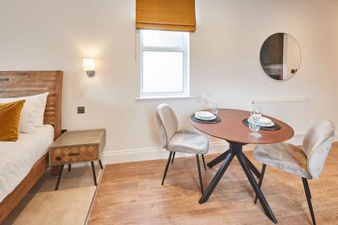 Golden Autumn Leaves Apartment in Saltburn