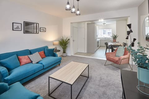 Five Go Down to the Sea Apartment in Whitby