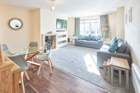Horizons Become Wider Apartment in Sheffield
