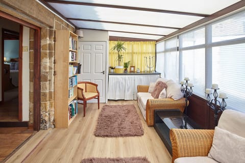 Sweet Beams Apartment in England