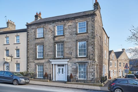 Georgian Grandeur Apartment in England