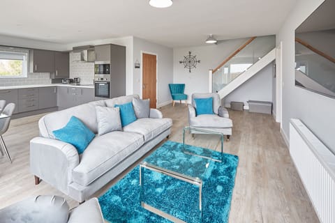 Teal Twist Apartment in England