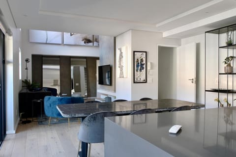 City & Sea Apartment in Sea Point