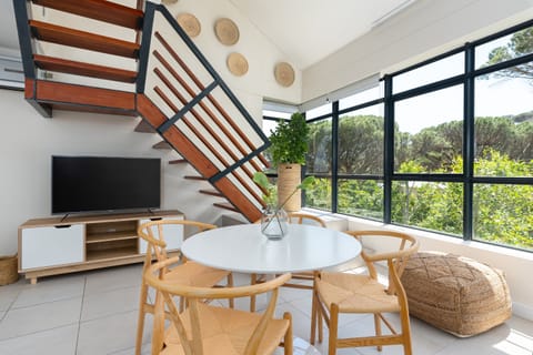 Beachy Botanicals Apartment in Camps Bay